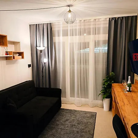 Axiom - Zenith Ii - Netflix, Hbo, Champagne * Koszyce